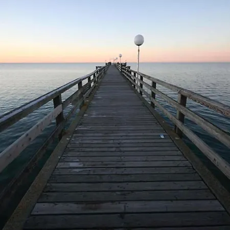 Moewennest Im Fh Zum Reetdachhaus Am Haff Lägenhet