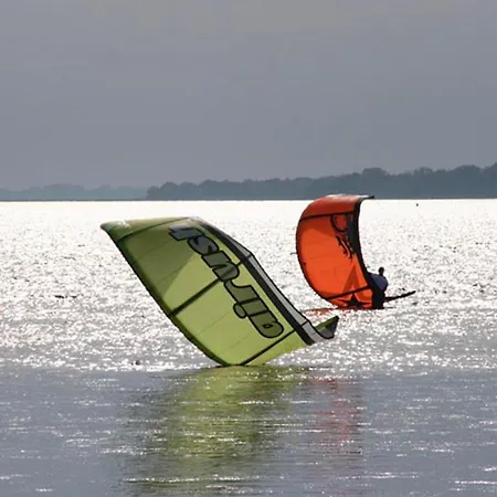 Moewennest Im Fh Zum Reetdachhaus Am Haff *